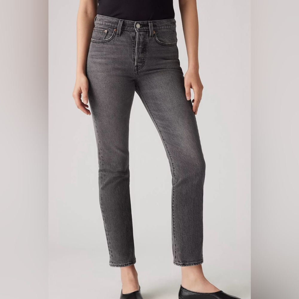 Levi’s Premium Wedgie Straight Jeans - Washed Charcoal Gray - Size 31